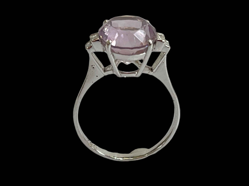 Kunzite and diamond 18 carat white gold ring, size S.