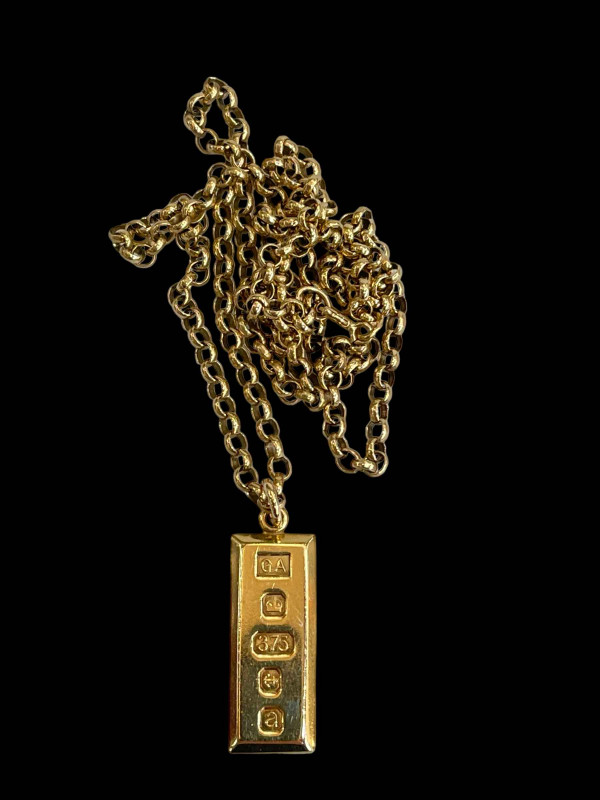 9 carat gold ingot pendant with 9 carat gold chain link necklace.