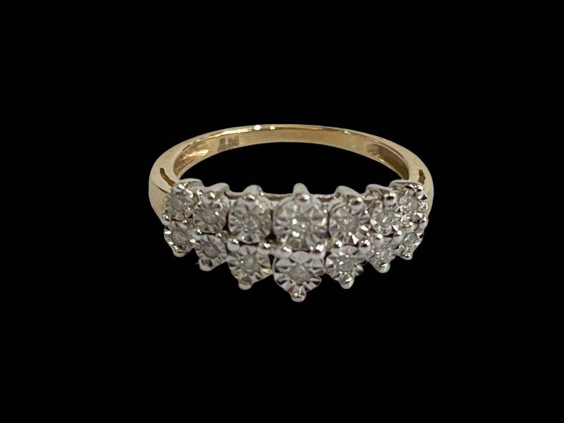 Diamond fourteen stone 9 carat gold ring, size N.