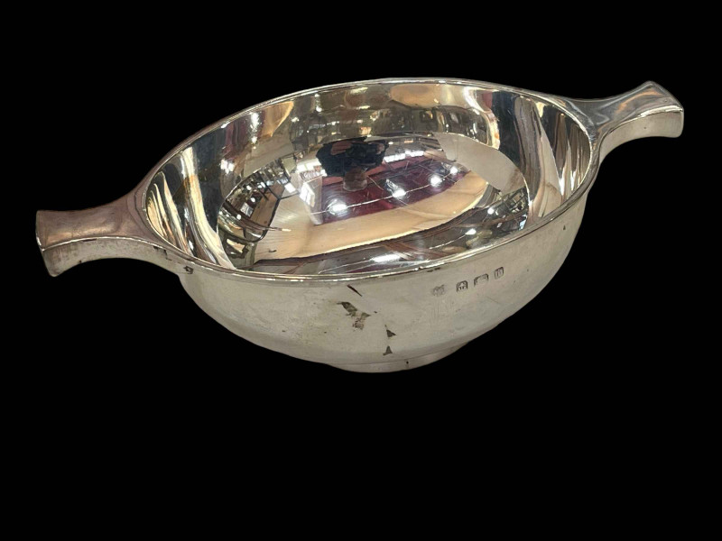 Silver quaich, Birmingham 1908, 17cm across.