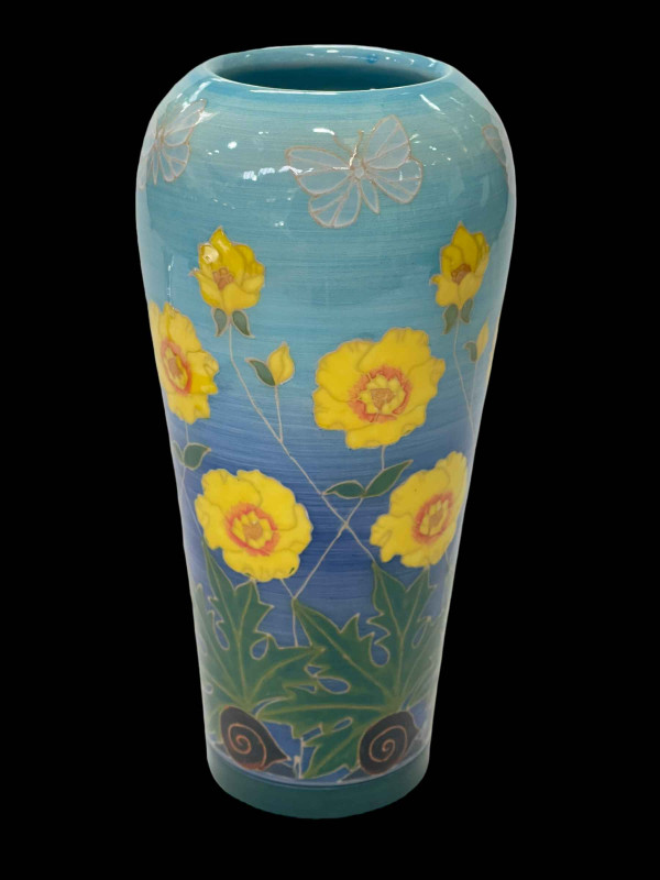 Dennis China Works Sally Tuffin vase, 21cm.