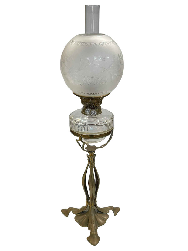 Art Nouveau oil lamp with etched shade, 75cm high.