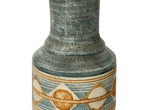 Troika vase with artists monogram, 25cm.