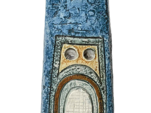 Troika coffin vase with artist monogram, 17cm.