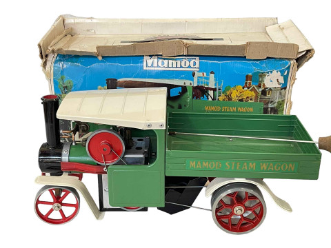 Mamod steam wagon with box.