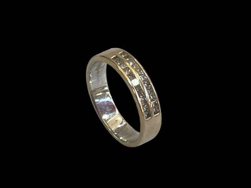 Diamond set 18 carat white gold band ring, size N/O.