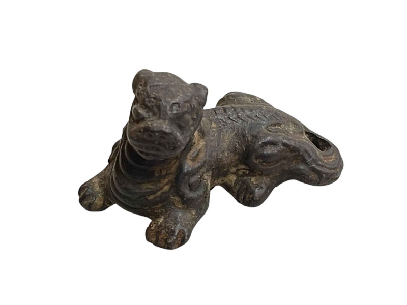 Chinese Ming Dynasty bronze dog paperweight.
