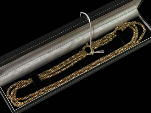 9 carat gold triple link choke style necklace. thumbnail
