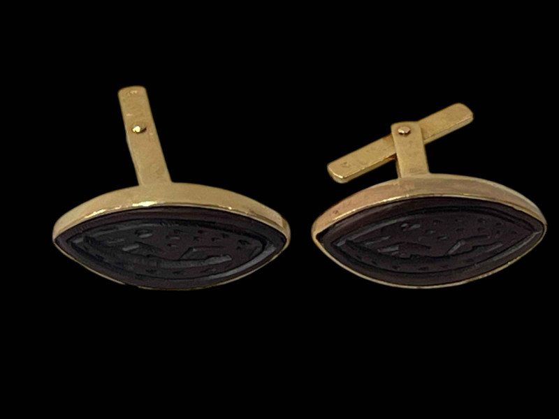 Pair of Gents cufflinks (test as 18 carat).