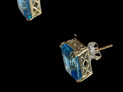 Pair of 9 carat gold Swiss blue topaz rectangular earrings, topaz 16.20 carats. thumbnail