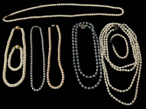 Collection of pearl necklaces (3), two chokers, pearl choker and bracelet...