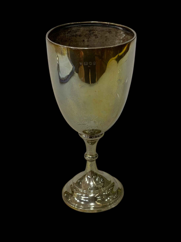 Silver pedestal goblet, Birmingham 1923, 19.5cm.