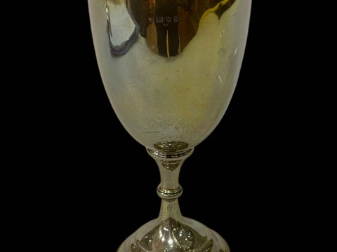 Silver pedestal goblet, Birmingham 1923, 19.5cm.