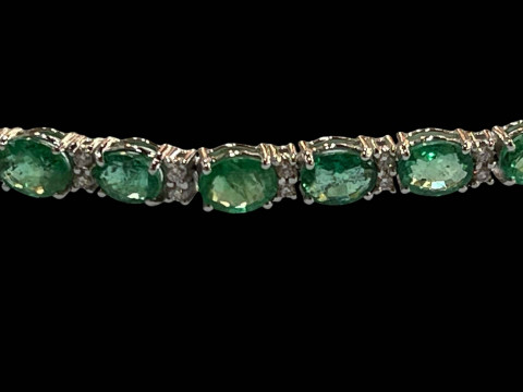 18 carat white gold, emerald and diamond bracelet, the emeralds totalling 7.70 carats. thumbnail