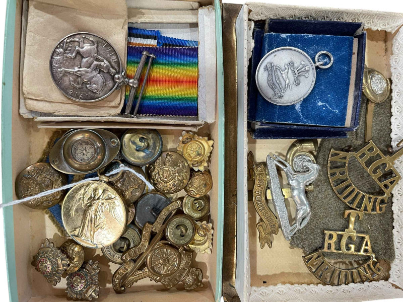 Pair WWI medals, military badges, buttons, etc.