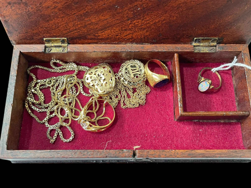 9 carat gold opal ring and jewellery including two 9 carat gold chains.