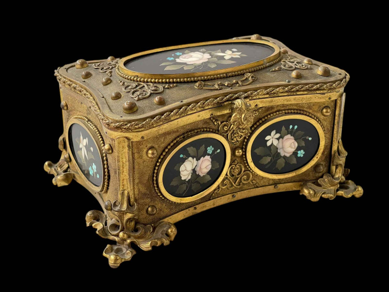 Continental gilt casket with Pietra Dura oval panels, 16.5cm across at feet.