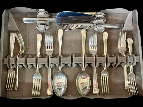 Canteen of silver cutlery, eight place setting, Argentum, Sheffield 1989. thumbnail