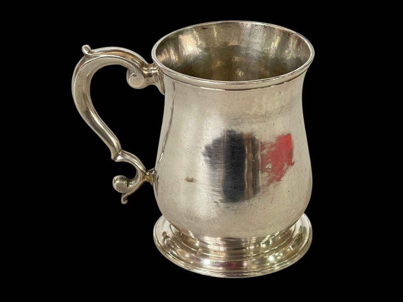 George III silver baluster half pint tankard by Benjamin Cartwright, London 1748.