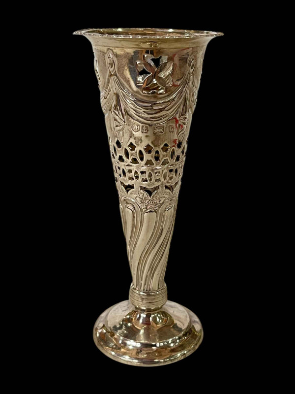 Edwardian silver spill vase, Birmingham 1901.