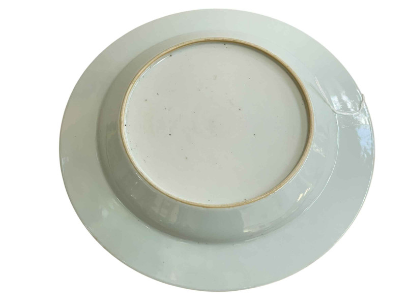 Chinese plate decorated with figures and angels surrounded by gilt border, 22cm.