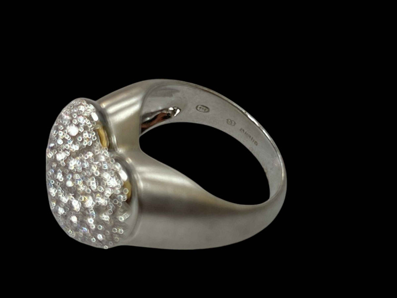 18 carat white gold heart shaped diamond pavé ring, size M.