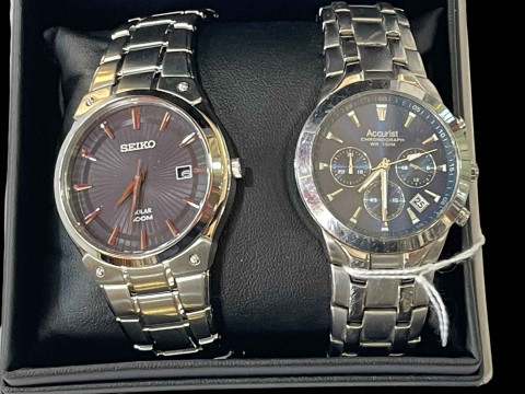 Accurist Chronograph and Seiko Solar gents wristwatches.