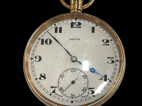 9 carat gold keyless pocket watch (cover and bezel loose).