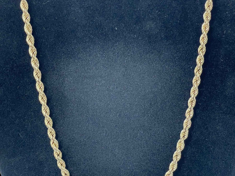 9 carat gold rope twist necklace, 44cm length.