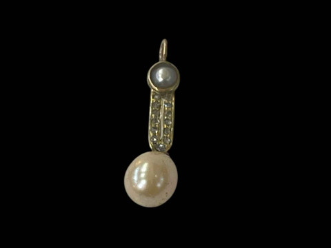 Diamond and pearl gold pendant, 3.25cm length.