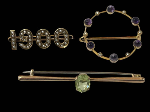 Edwardian gold and seed pearl 1900 brooch, cabachon amethyst and seed...