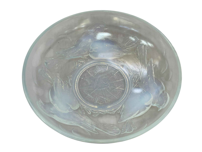 Ezan France opalescent bird bowl, 25cm diameter.