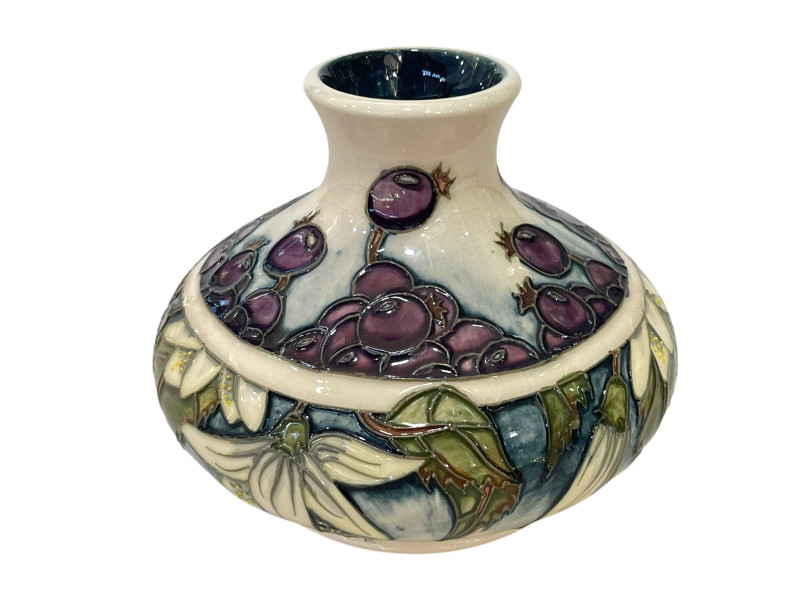 Moorcroft vase, Juneberry by A. Davenport, 10.5cm.