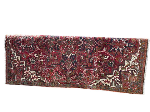 Hand knotted Persian Heriz carpet 2.40 by 1.50.