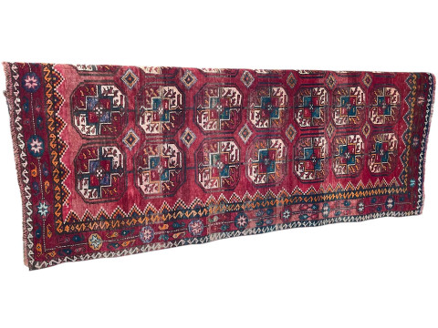 Hand knotted Persian Quashgai carpet 2.85 by 1.90.