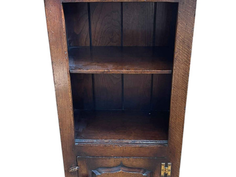 Titchmarsh & Goodwin oak bookcase, the open top with one shelf above an...