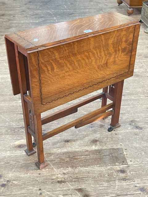 Small Arts & Crafts inlaid oak drop leaf table, 61cm by 19.5cm by 56cm (leaves down).