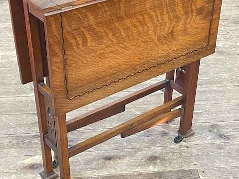 Small Arts & Crafts inlaid oak drop leaf table, 61cm by 19.5cm by 56cm...