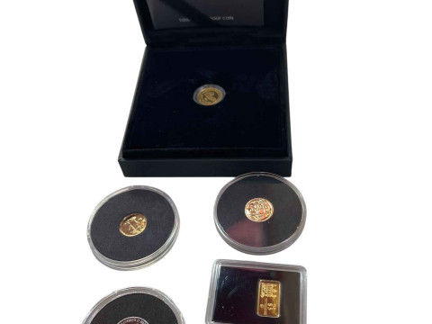 Collection of small gold coins inc The Hand of the Faith Nugget by The Perth Mint 1/20 proof coin, 2017 Platinum Wedding Anniversary Platinum 3g etc. (5) thumbnail