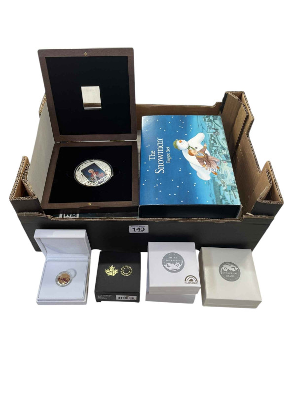 A very good collection of silver proof coins and other coinage. Including Dame Vera Lynn The Portrait 5 oz, silver sovereign 2020 'Let The Battle Commence', World At Peace 'The Kiss' 1oz coin, The Silver Quintuple sovereign 2019, 2017 $20 fine silver Canadian EP, 2020 Fairmined silver sovereigns, The Snowman Ingot Set etc.