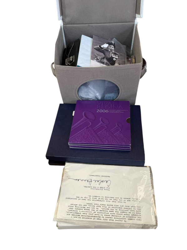 Collection of coins inc 2006 silver proof capsulated with COA, 1995 Liberty 1oz coin, Royal Mint 1989 UK Proof coin collection, 1977 silver proof in box (2), pre 1947 assorted coins, commemorative crowns etc.