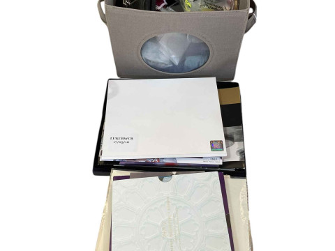 Collection of coins inc 2006 silver proof capsulated with COA, 1995 Liberty 1oz coin, Royal Mint 1989 UK Proof coin collection, 1977 silver proof in box (2), pre 1947 assorted coins, commemorative crowns etc. thumbnail