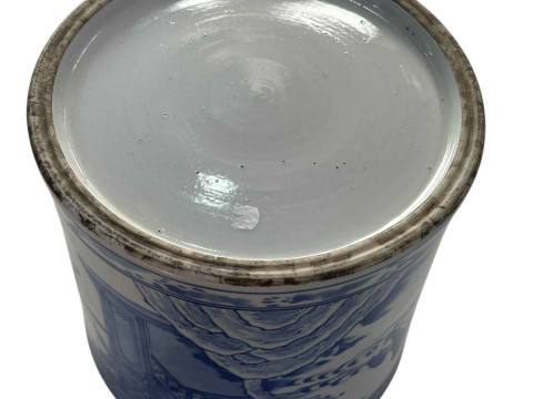 Chinese blue and white brush pot decorated with figures and landscape, 16.5cm. thumbnail