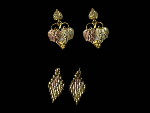 Two pairs of tri-colour 9 carat gold earrings.
