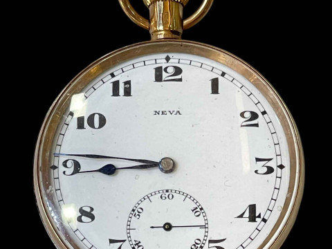 9 carat gold keyless pocket watch (cover and bezel loose).