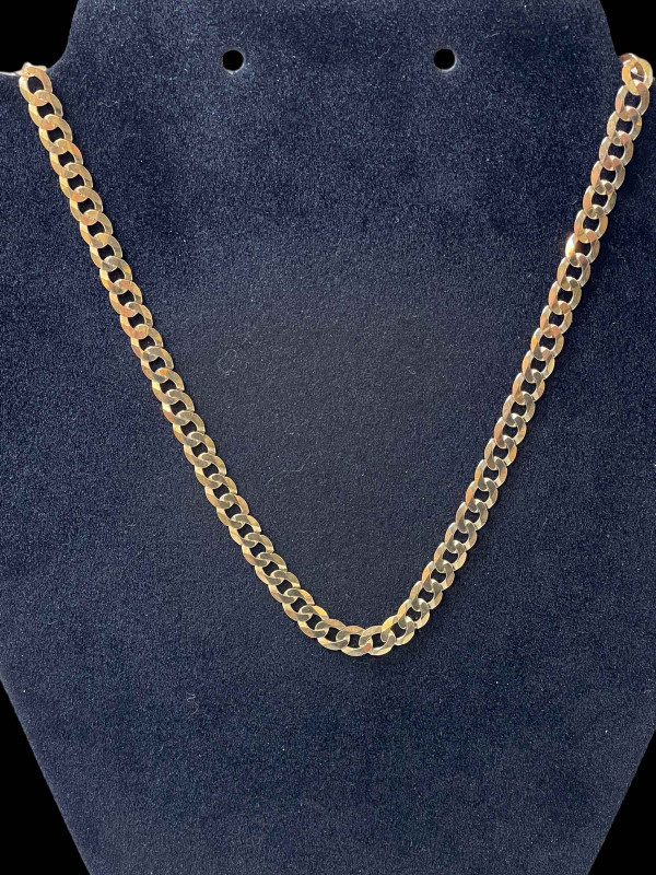 9 carat yellow gold chain link necklace.