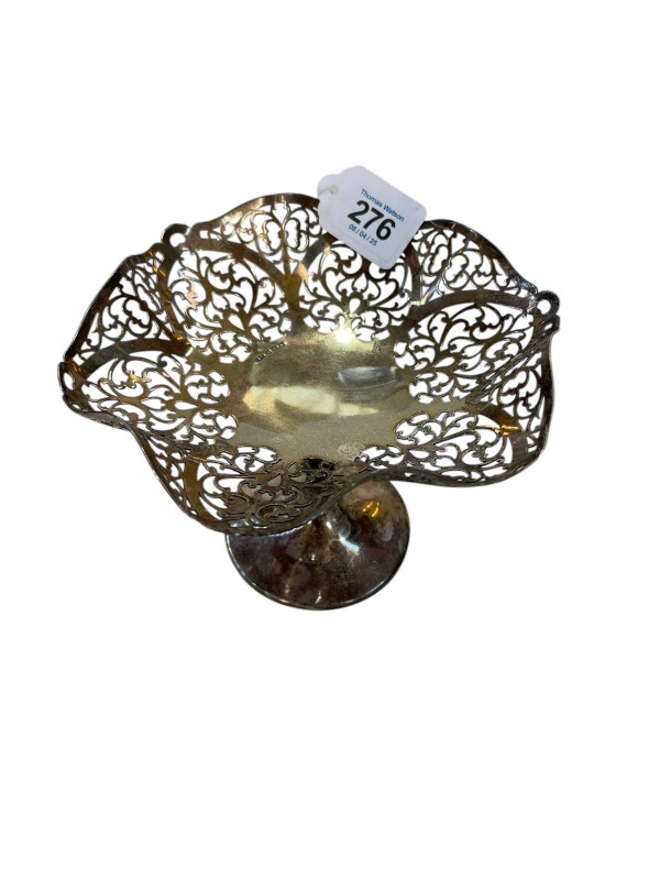 Pierced silver pedestal bon bon dish, Birmingham 1927.