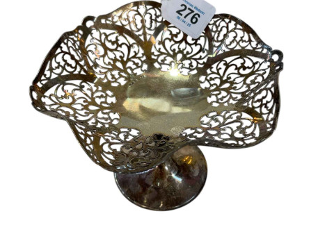 Pierced silver pedestal bon bon dish, Birmingham 1927.