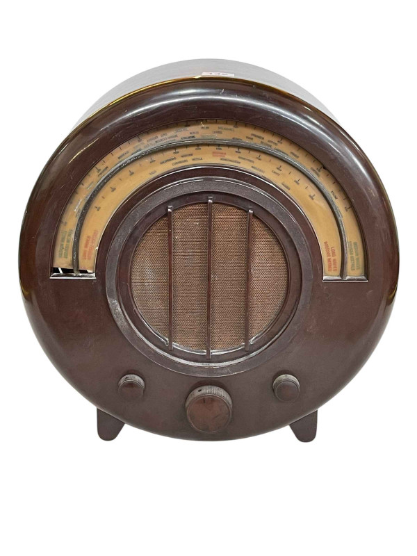 Vintage Bakelite Ekco type AD65 receiver radio.