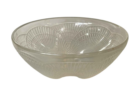R Lalique, France, Coquilles bowl, 19cm diameter.